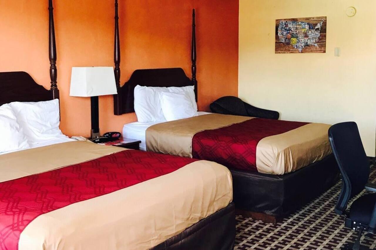 Milan Inn & Suites Екстер'єр фото