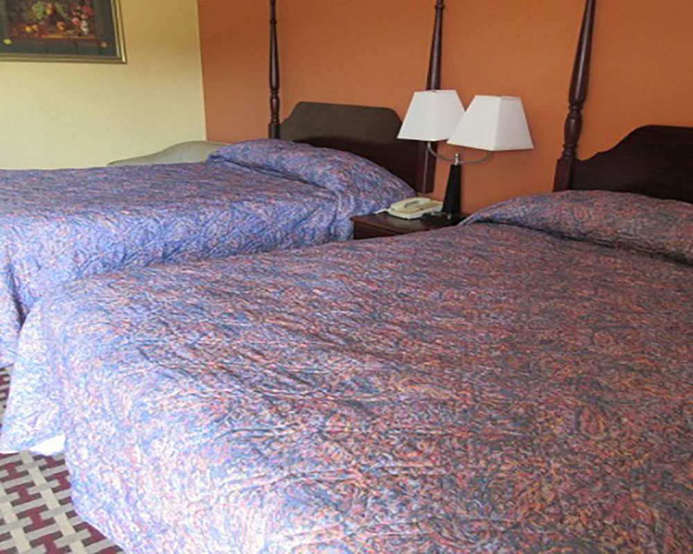Milan Inn & Suites Екстер'єр фото