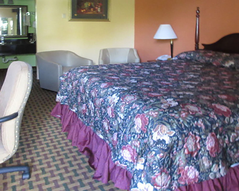 Milan Inn & Suites Екстер'єр фото