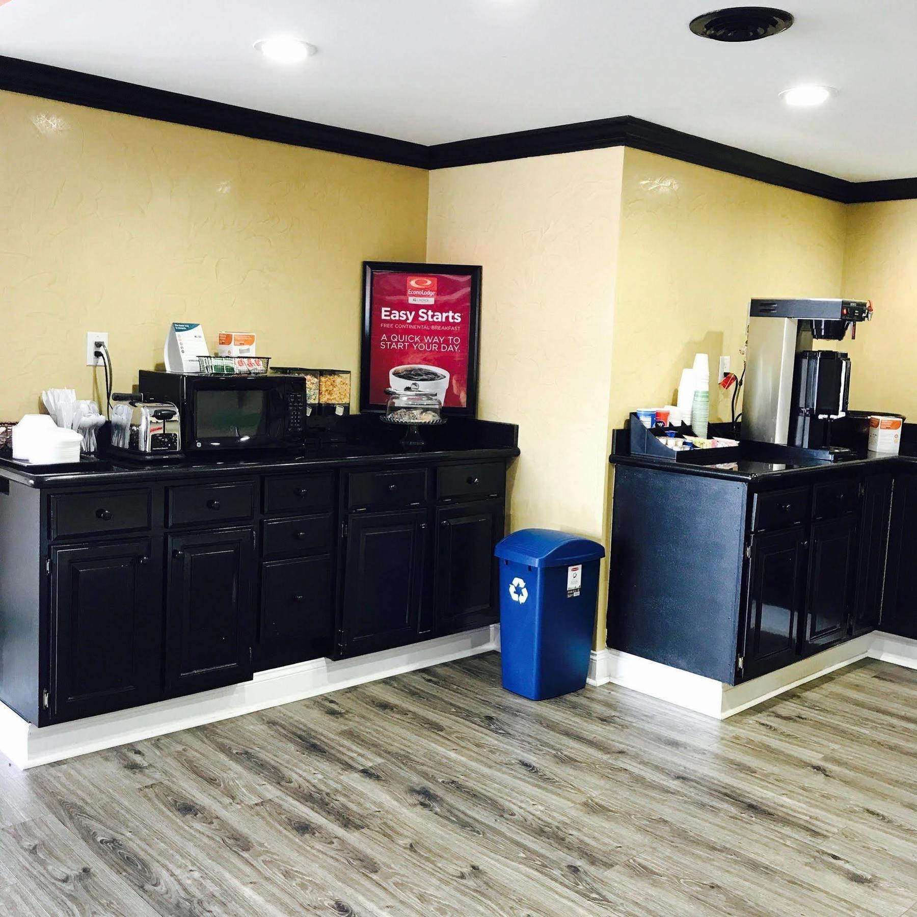 Milan Inn & Suites Екстер'єр фото