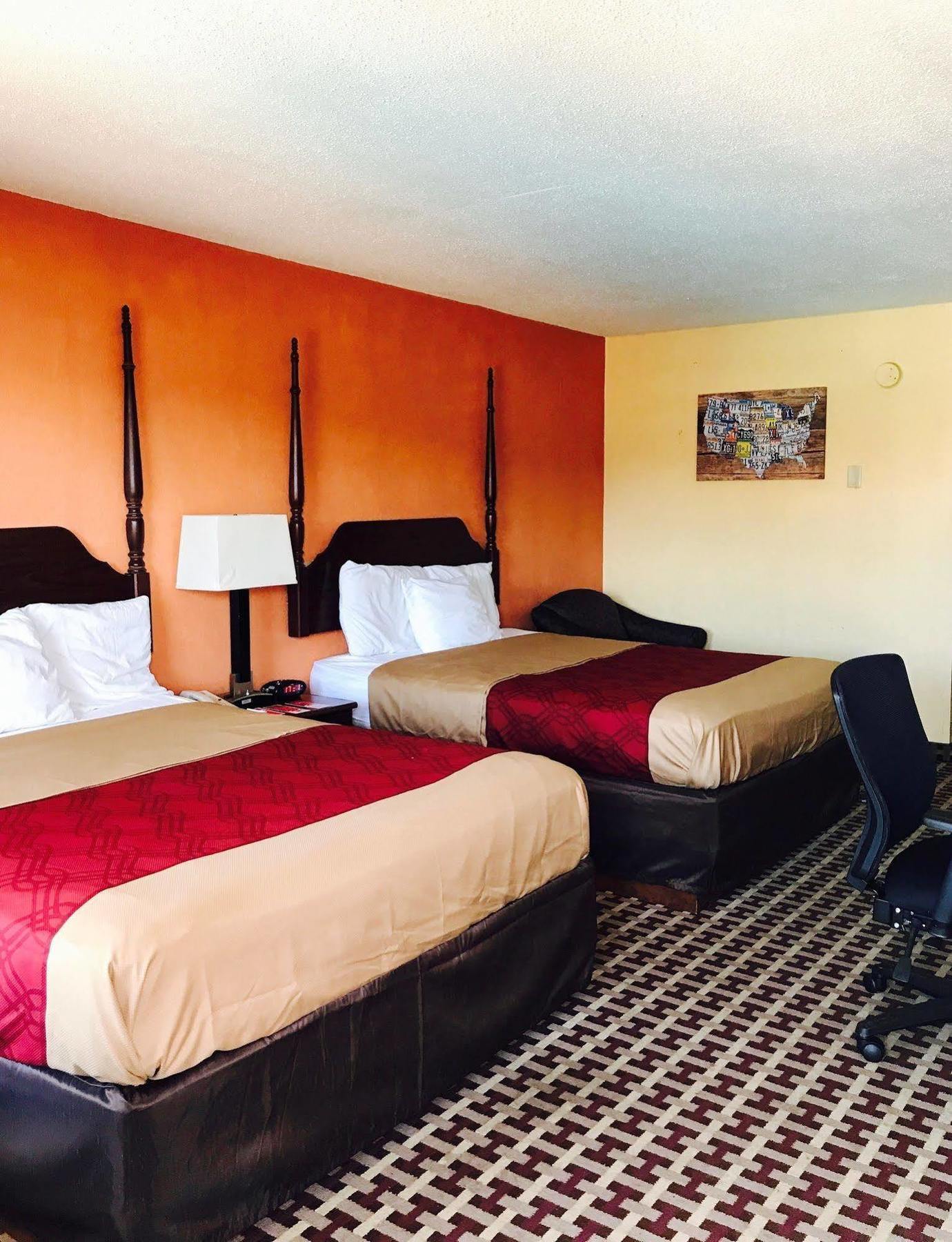 Milan Inn & Suites Екстер'єр фото